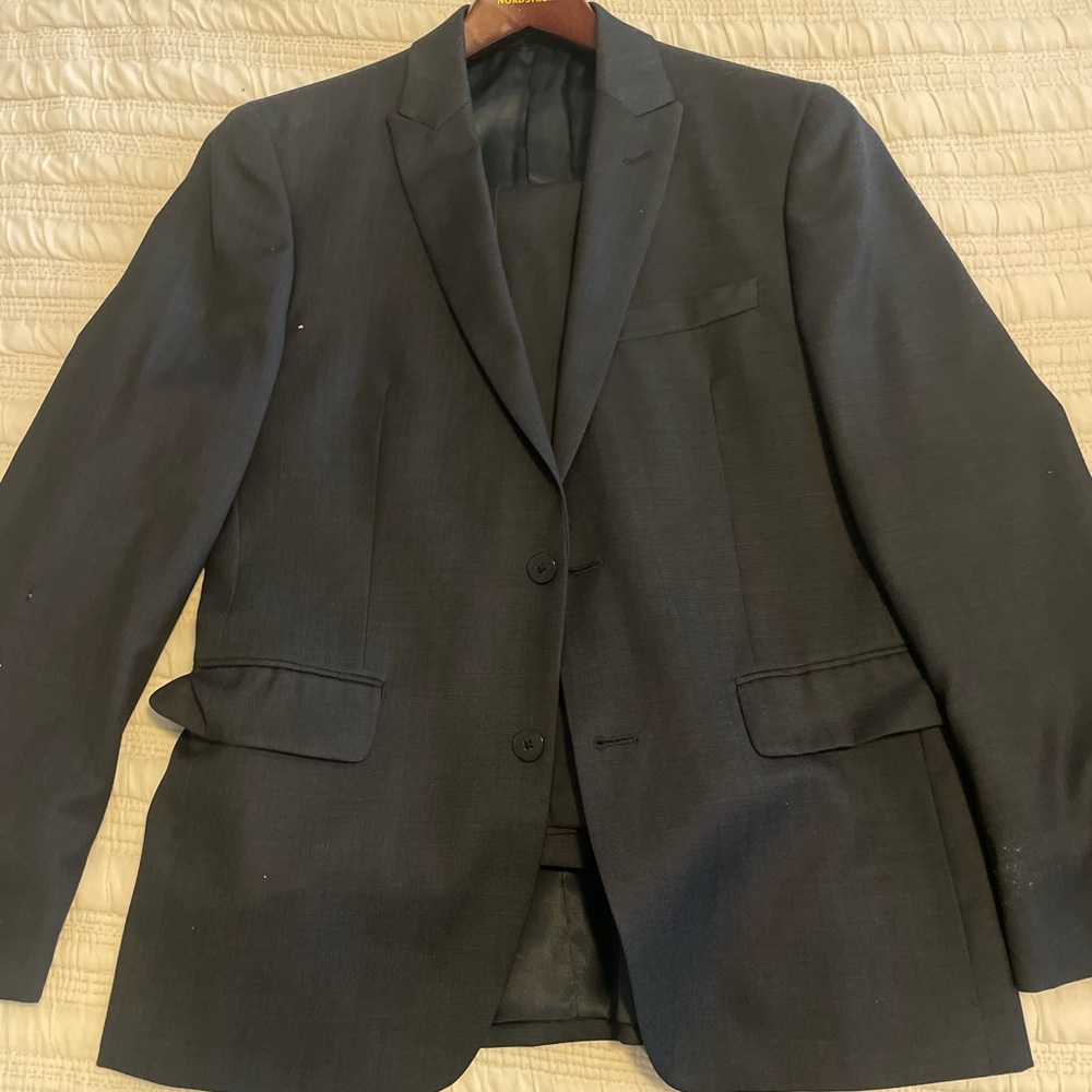 bar III slim suit